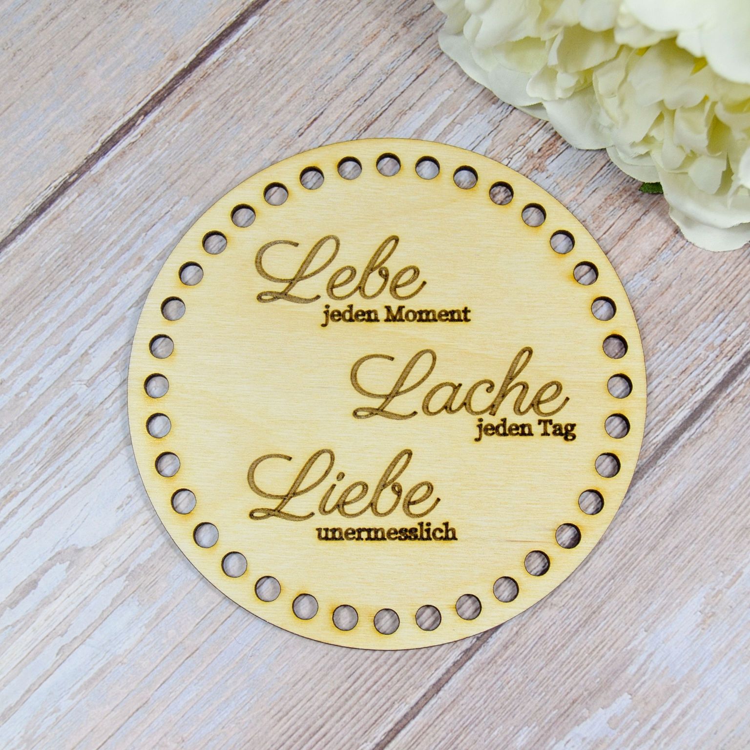 Häkel- & Bodenplatte "Lebe Lache Liebe"