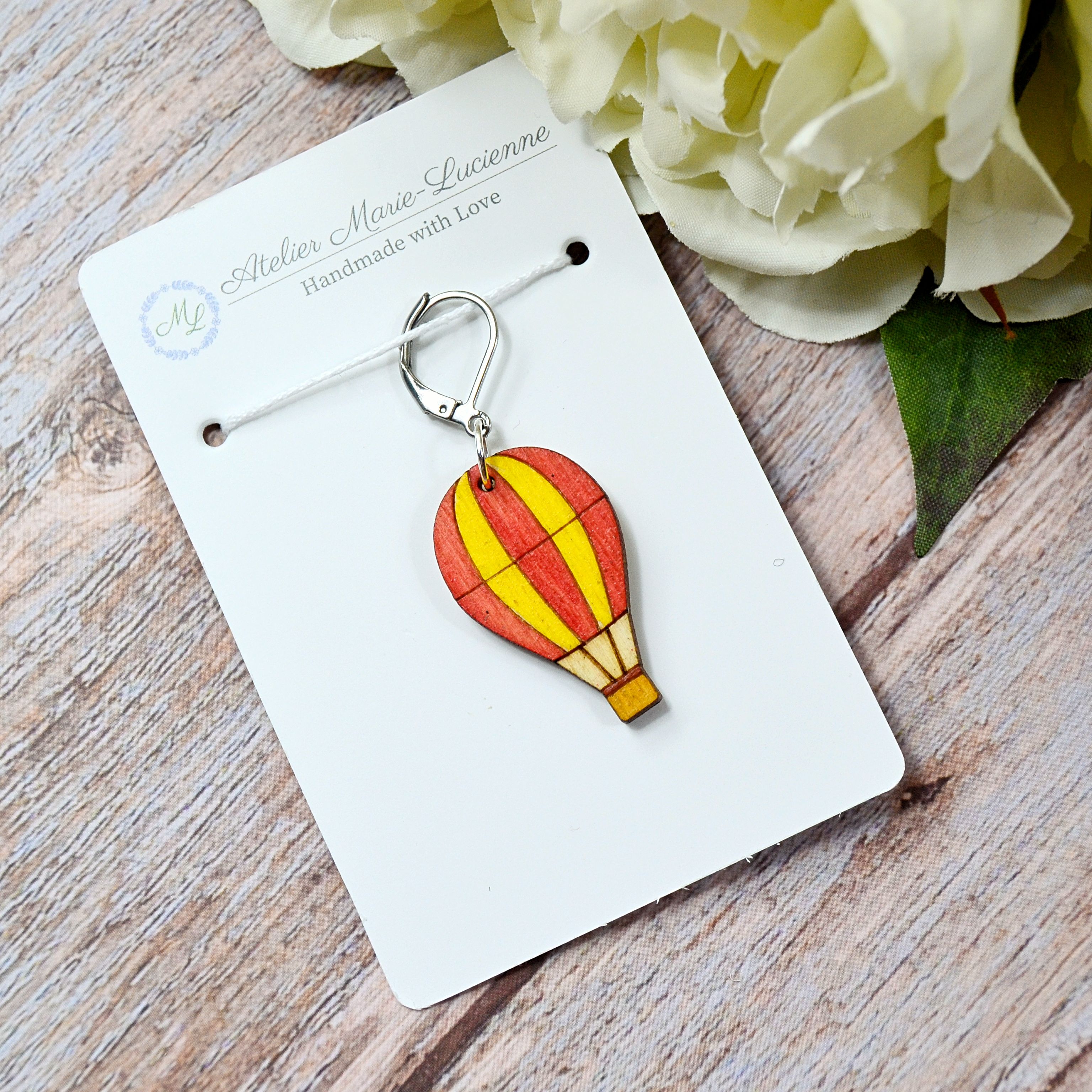 hot air balloon wooden stitch marker red-yellow