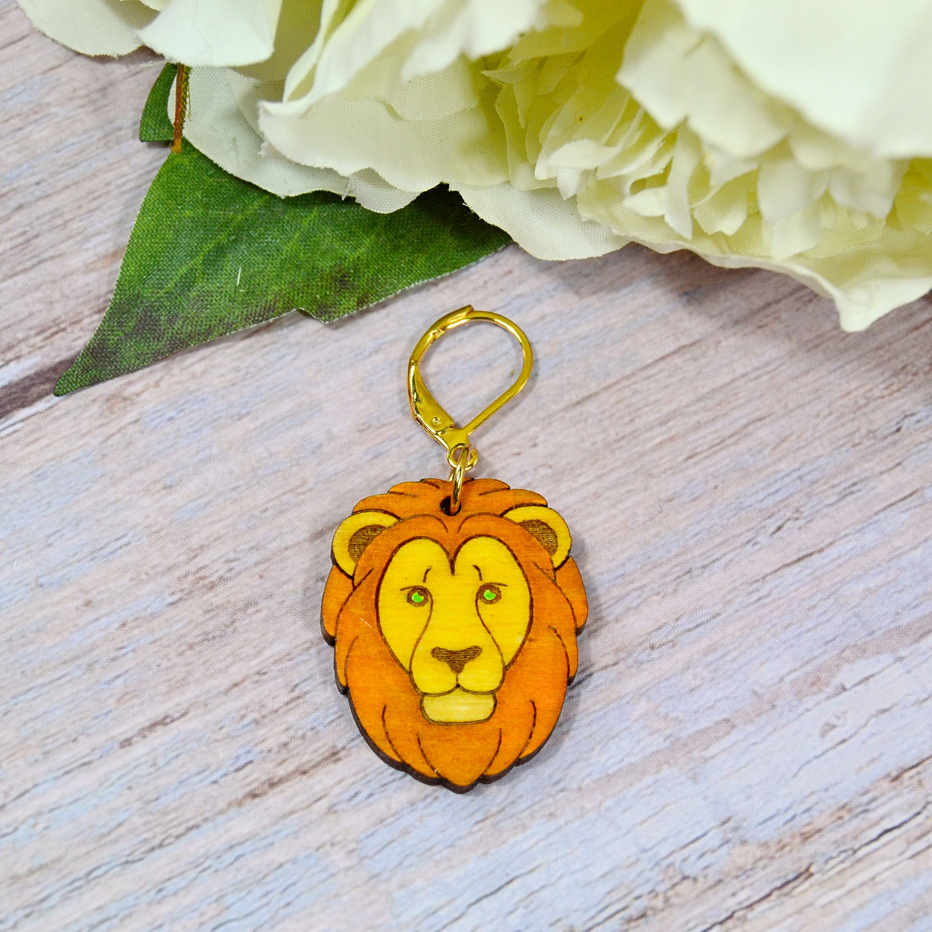 Holzmaschenmarkierer Löwe (Sternzeichen) mit Brisur oval goldfarben