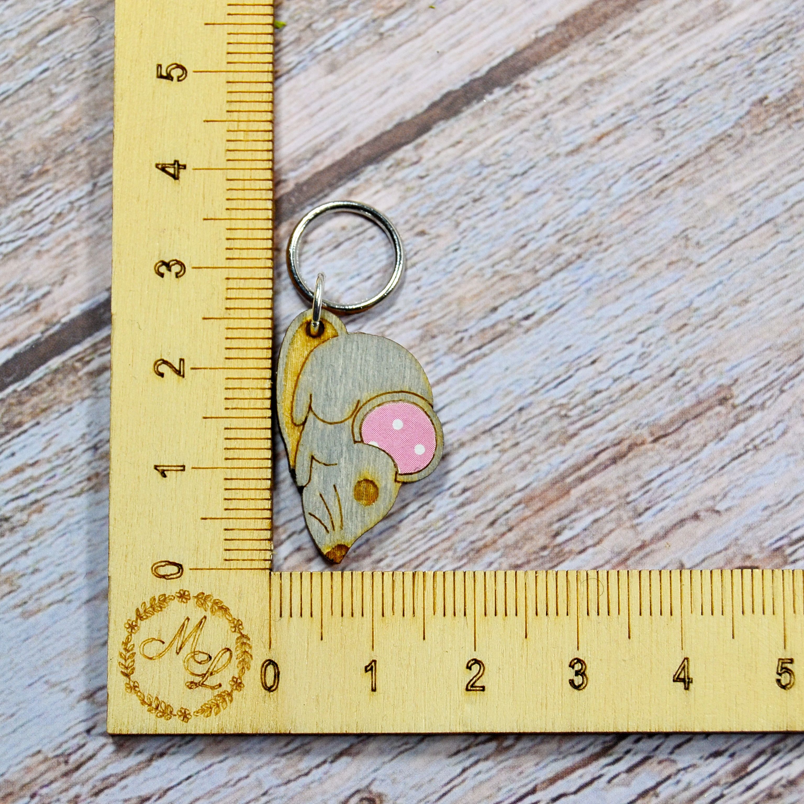 Holzmaschenmarkierer Maus an Lineal