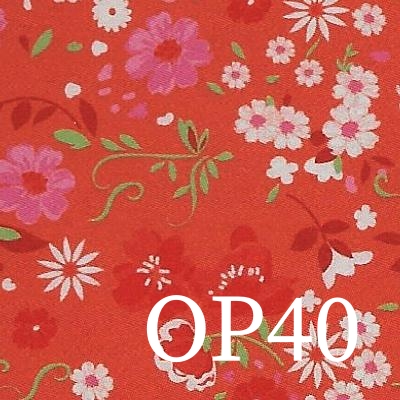 Rotes Origamipapier mit Blumen