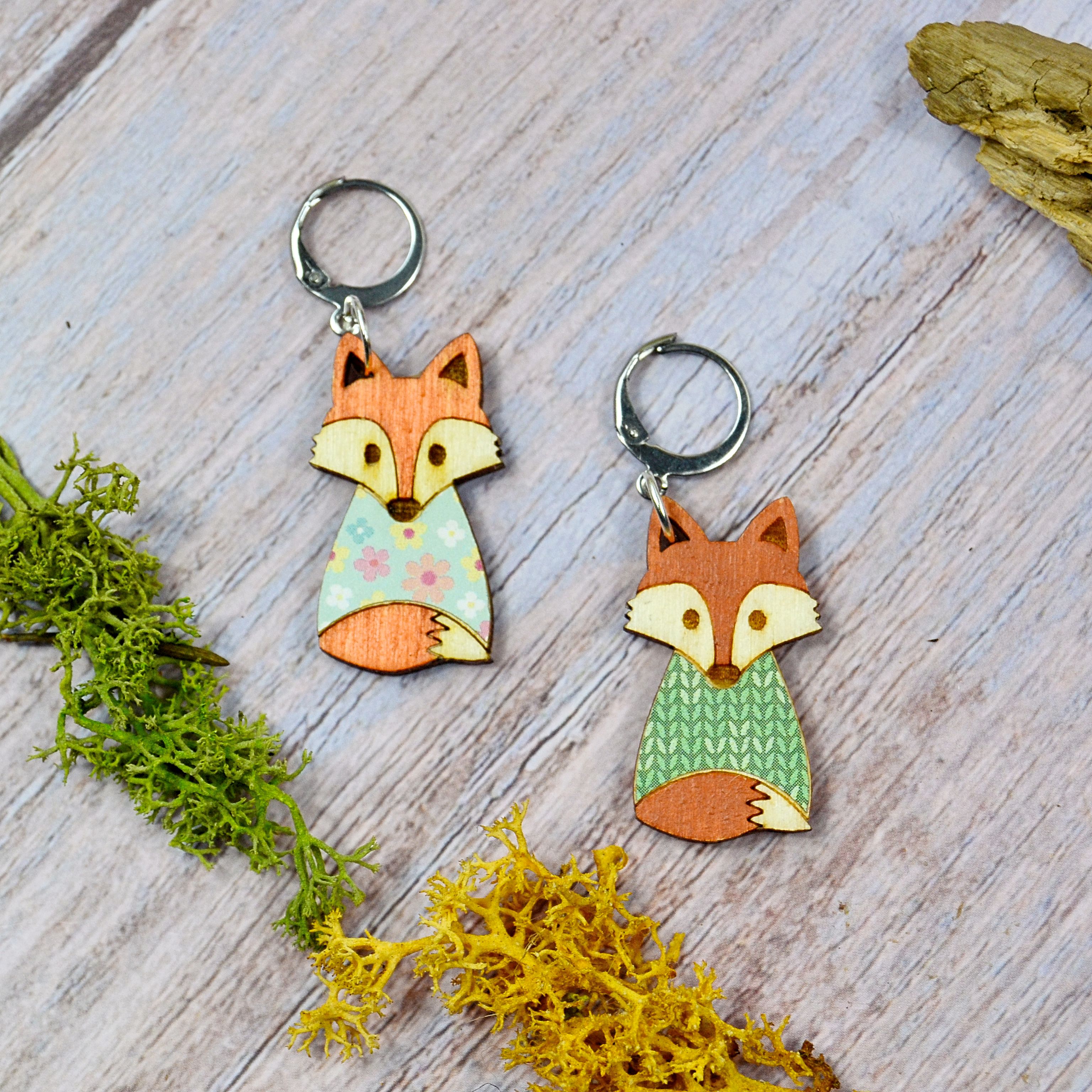 Holzmaschenmarkierer Fuchs im Pulli in 2 neuen Variationen