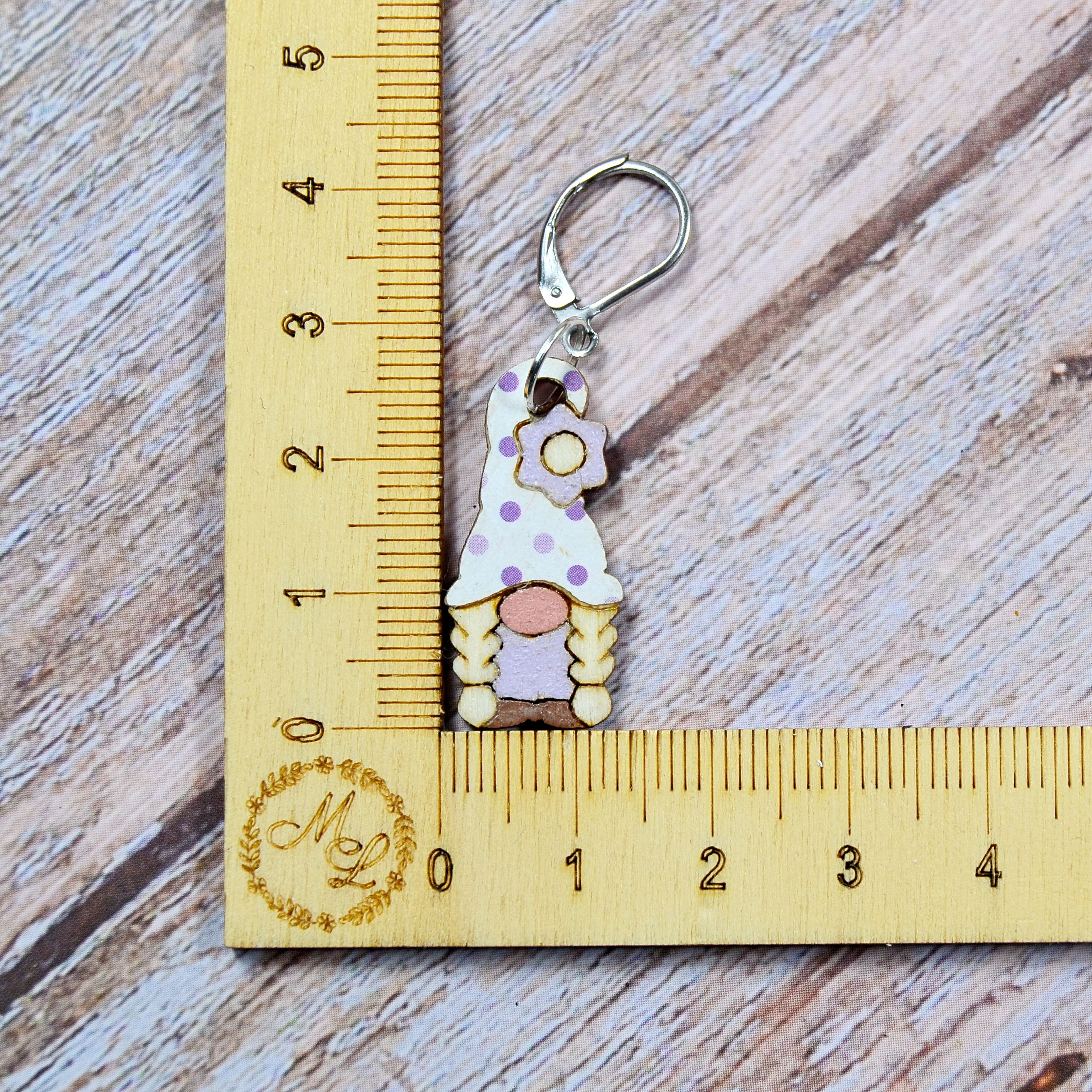 Holzmaschenmarkierer Wichtelinchen an Lineal