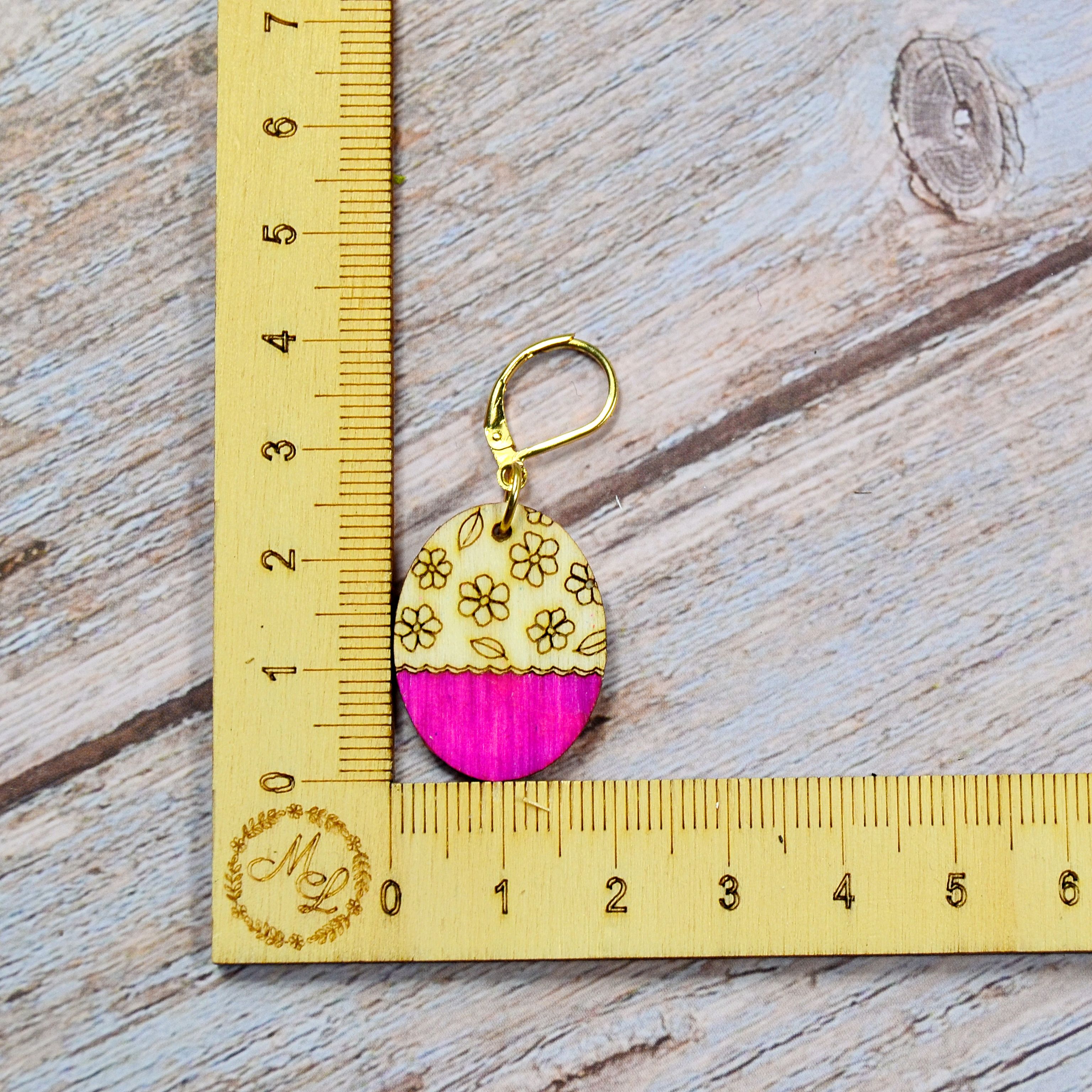 Holzmaschenmarkierer Blumenornament oval an Lineal