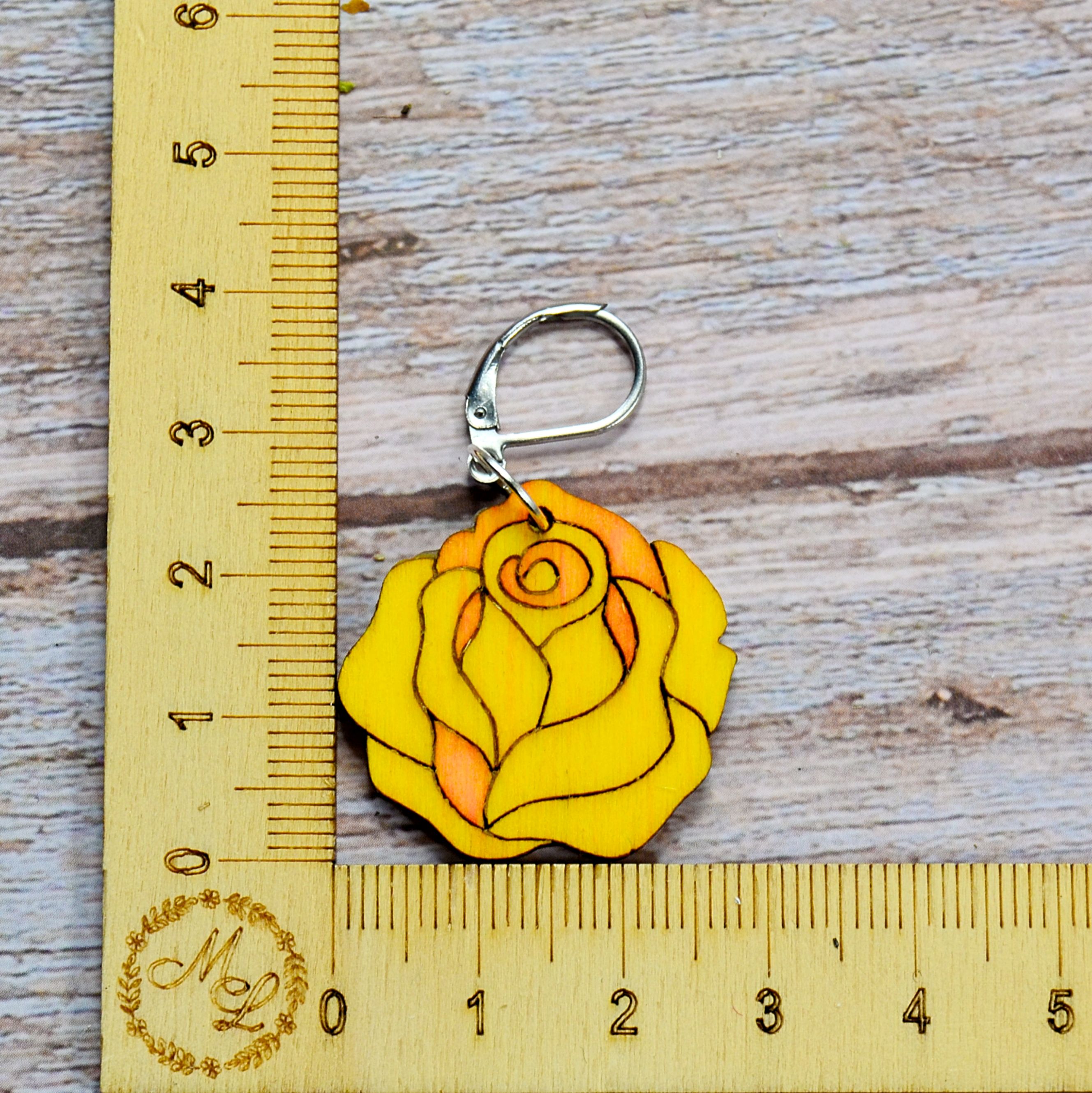 Holzmaschenmarkierer Rose an Lineal