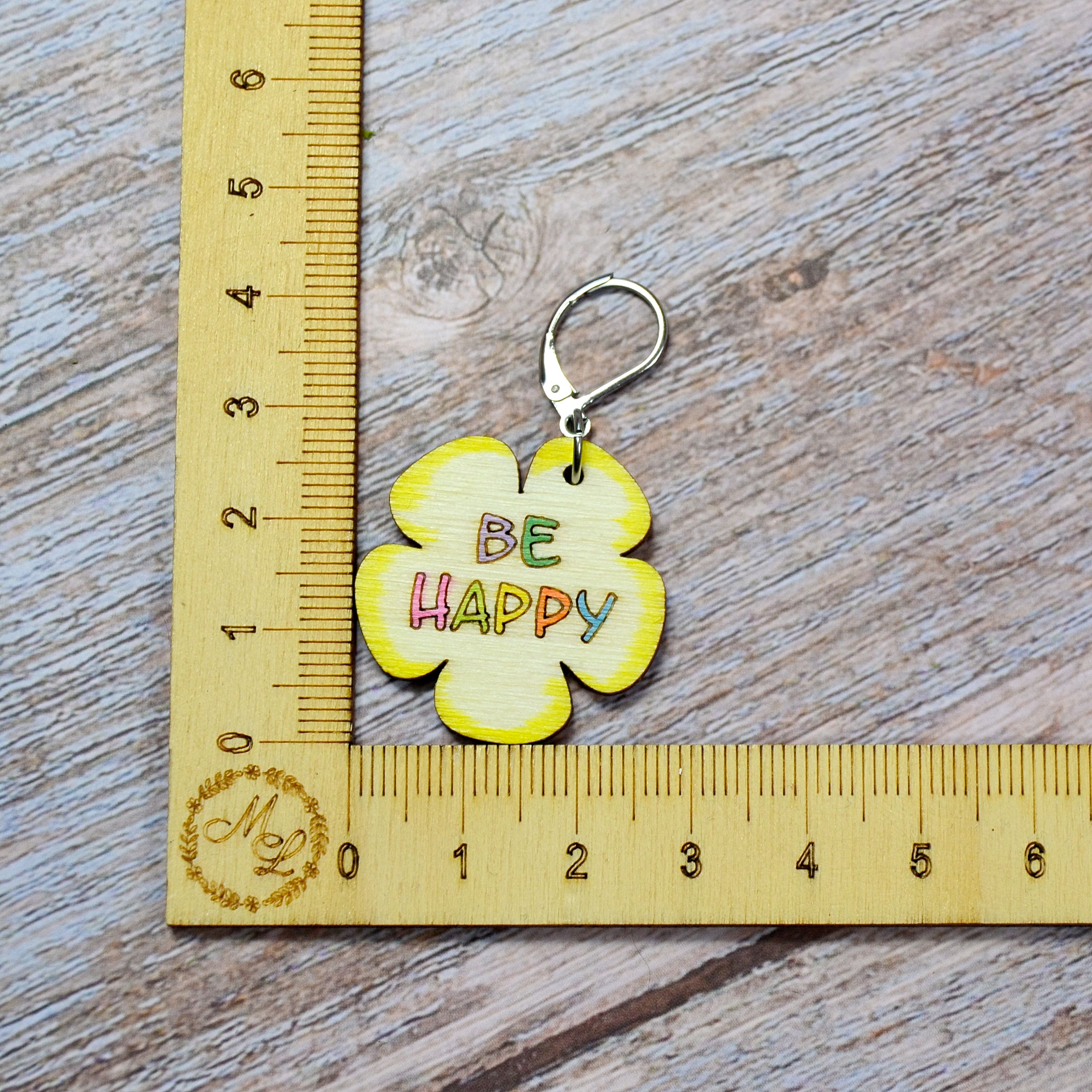 Holzmaschenmarkierer Be Happy an Lineal