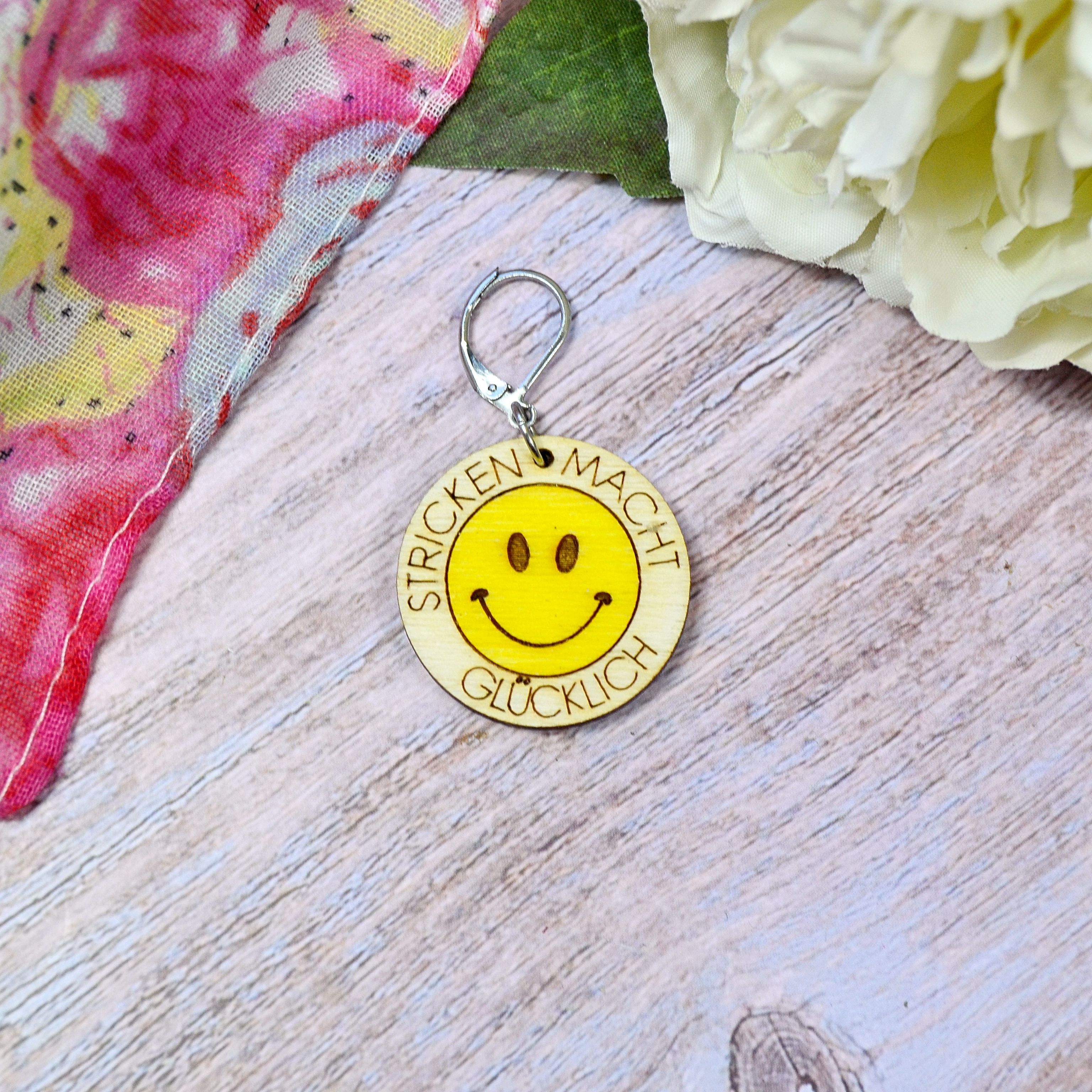 Holzmaschenmarkierer "Stricken macht Glücklich"